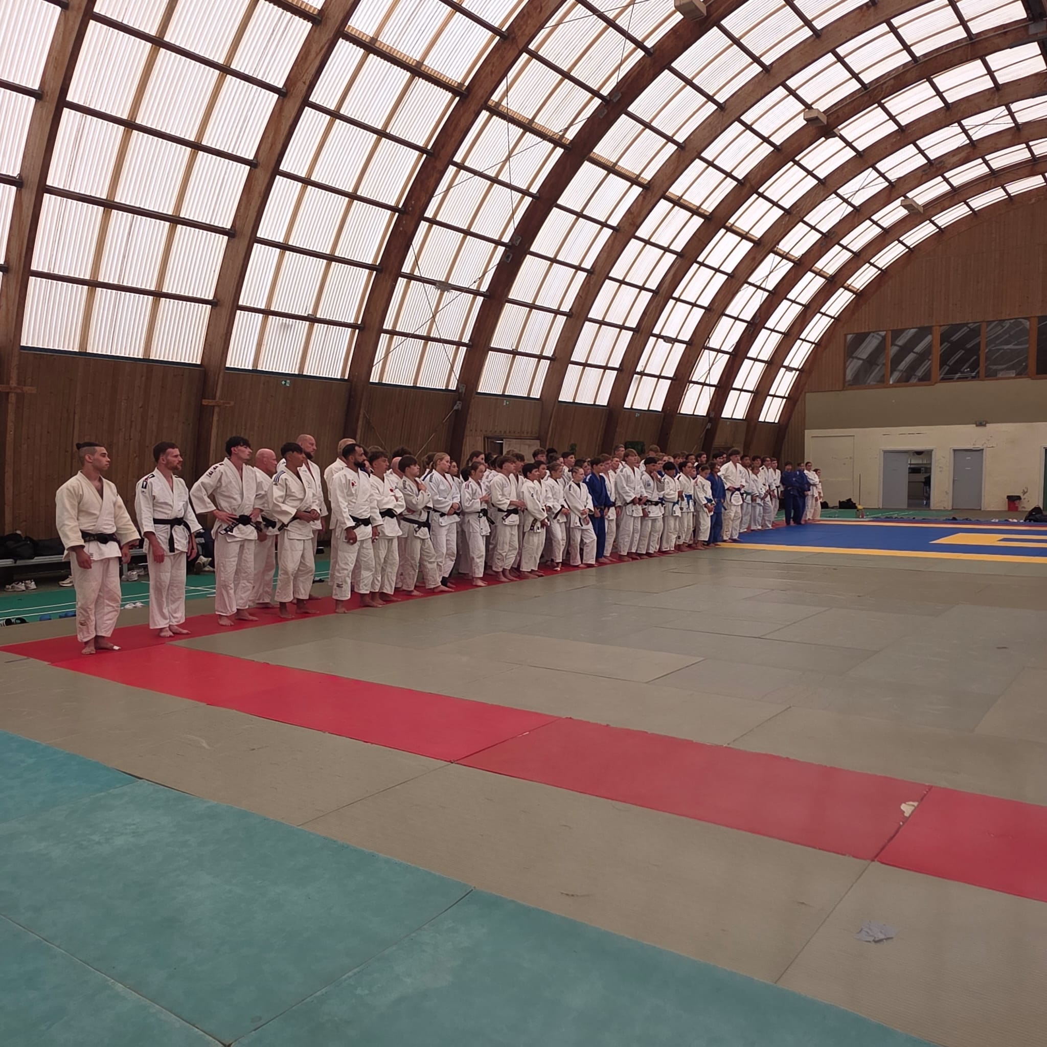 Saarländische Judoka trainieren mit Olympiasieger Angelo Parisi: Internationaler Lehrgang in Mittersheim bietet wertvolle Impulse für den Nachwuchs des Saarländischen Judo-Bundes