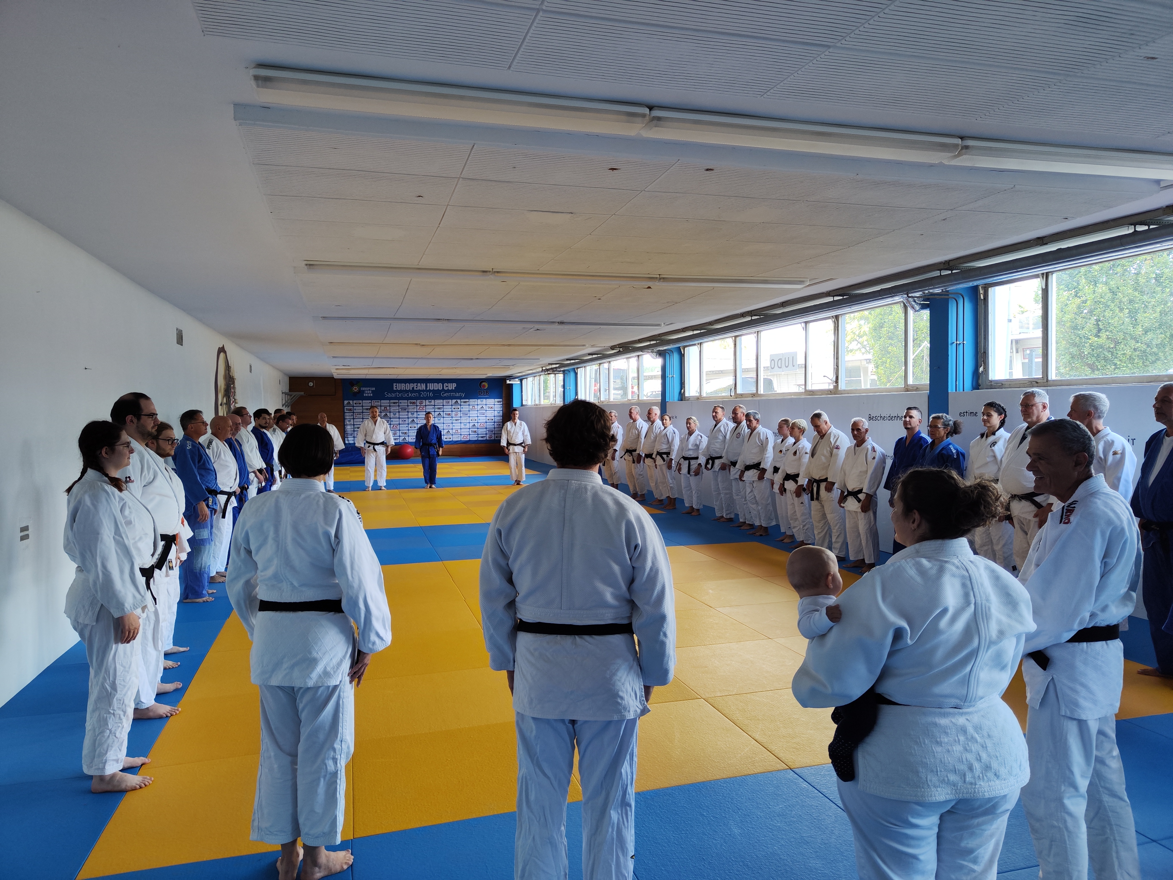 42NPV9WNMZ878RCXT600S20DPB.jpg