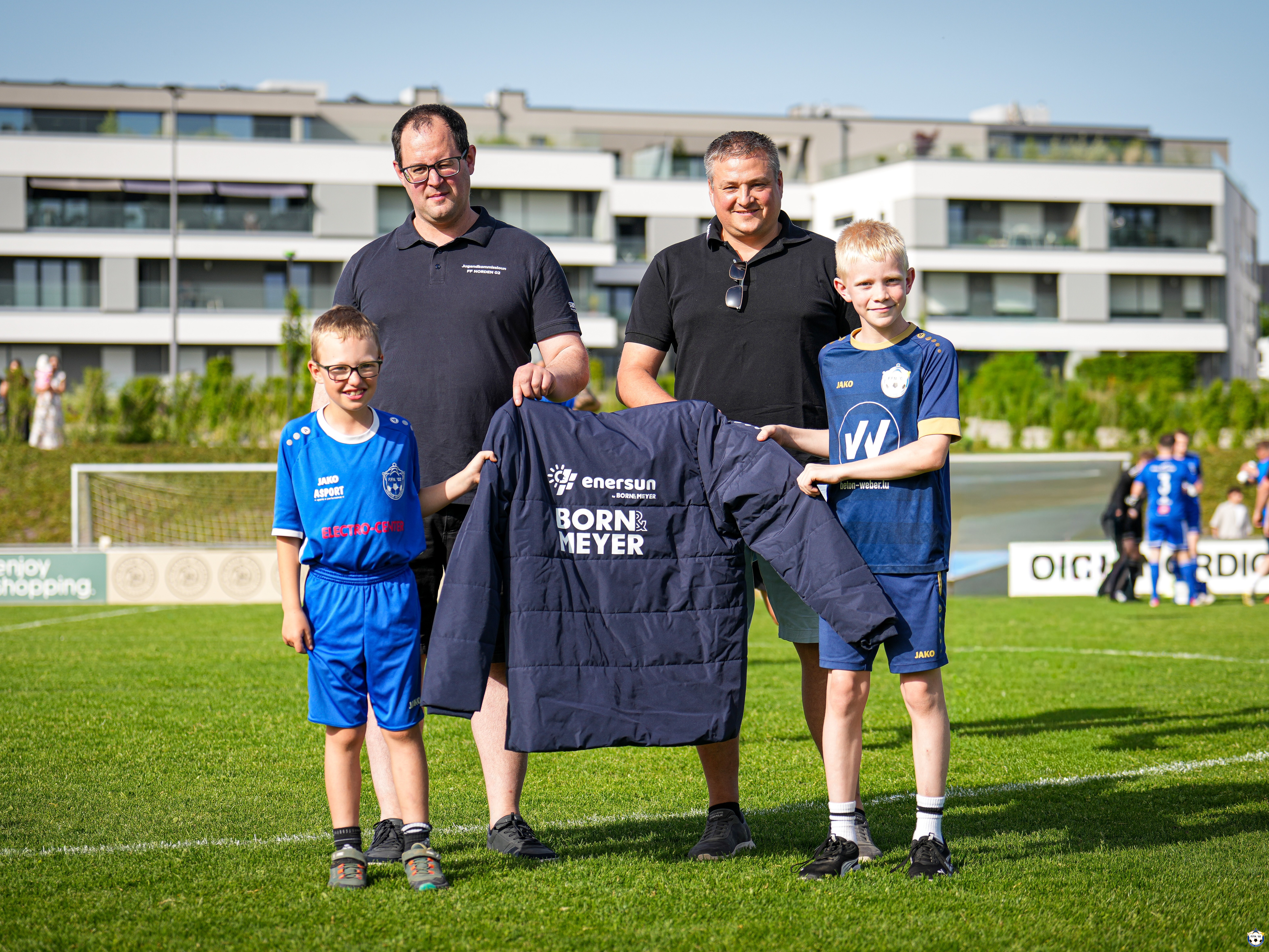 Nei Wanterjackette fir eis Traineren
